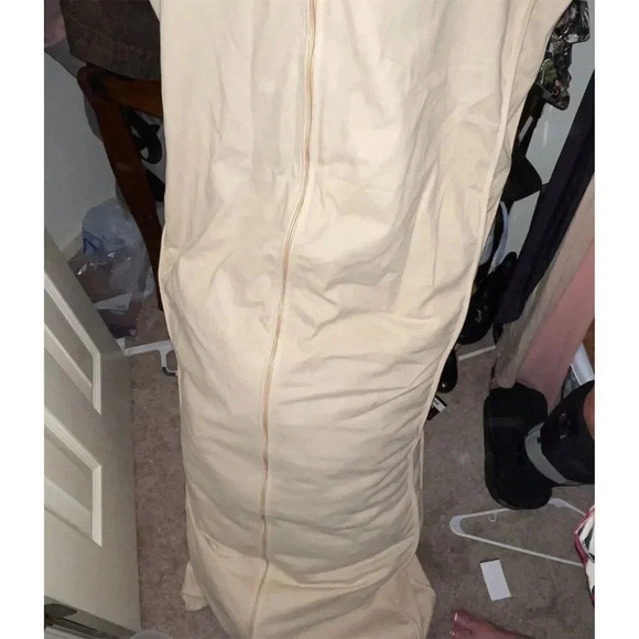 AUTHENTIC Louis Vuitton x Yayoi Kusama 2023 Long Garment Bag Beige - Picture 6 of 9